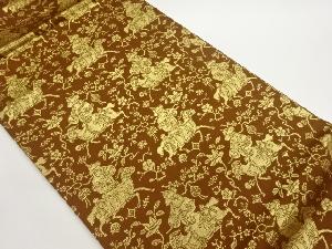 人物に動物・花々模様織出し開き名古屋帯（額縁仕立て）